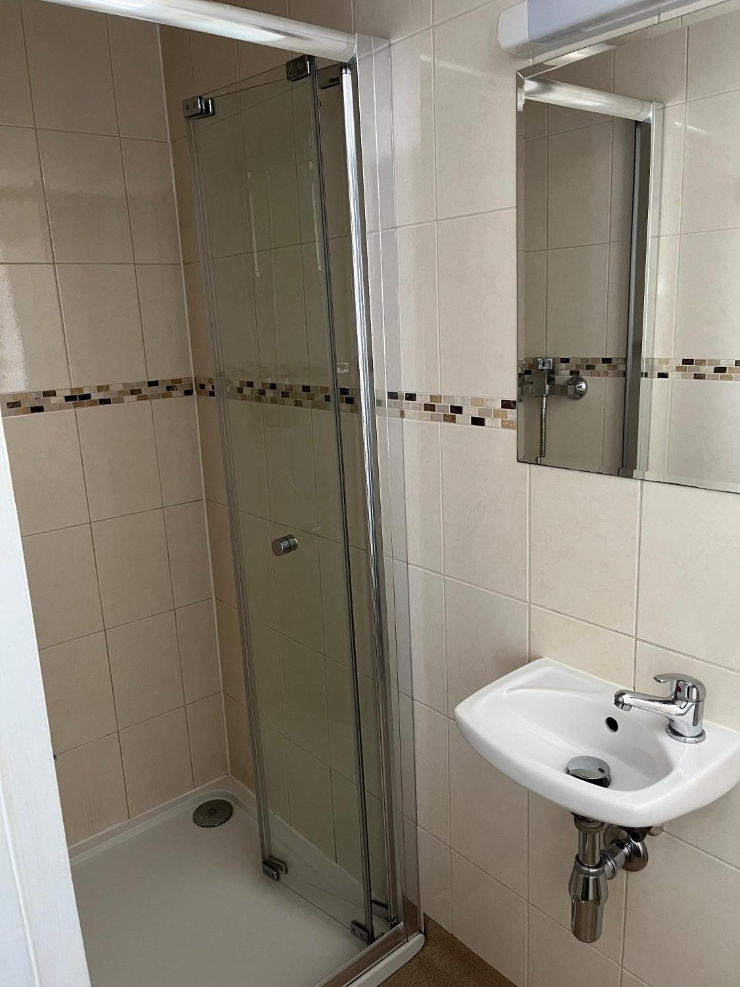 No: 1 The Esplanade Guest Accommodation. Тенби Номер фото