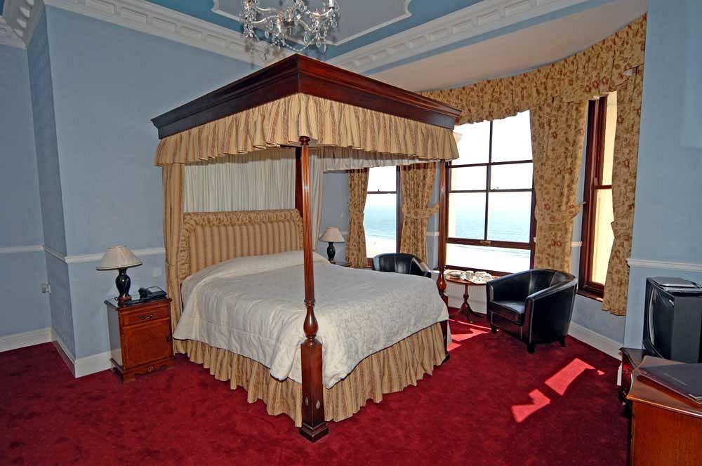 No: 1 The Esplanade Guest Accommodation. Тенби Экстерьер фото